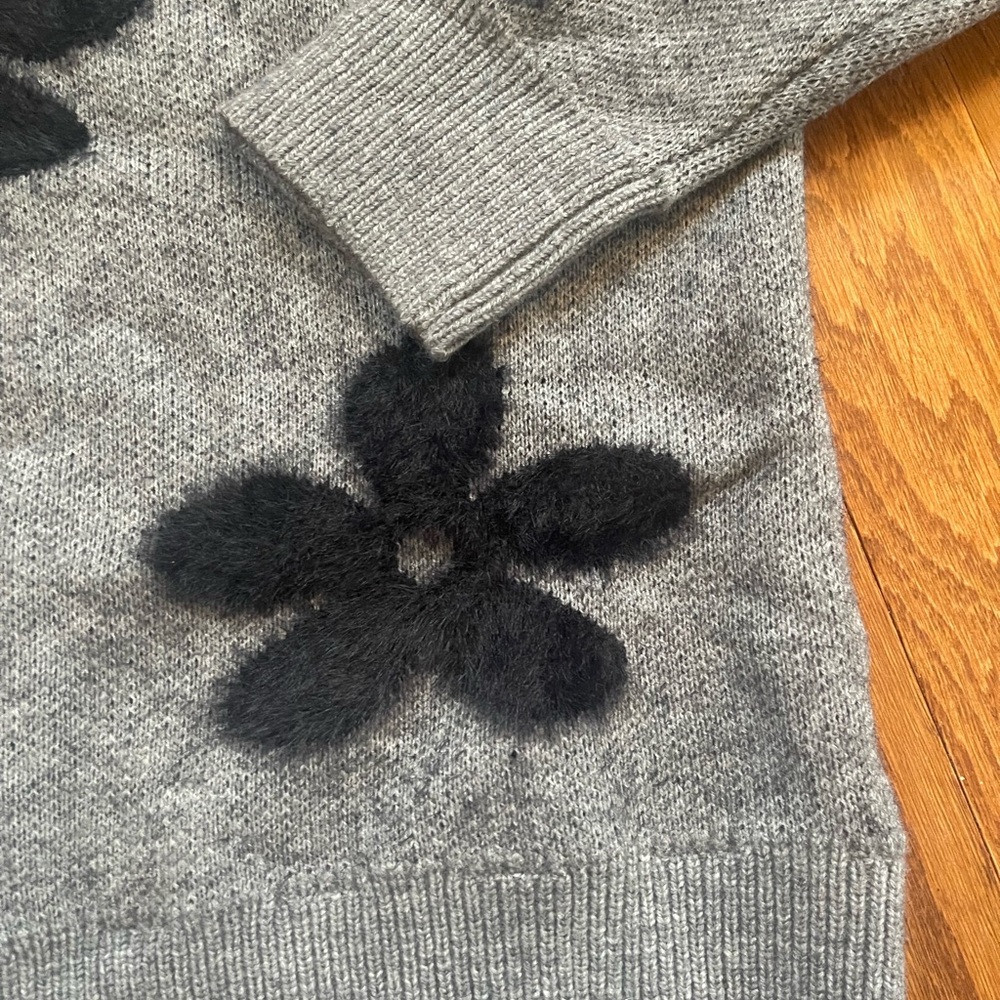 Mod Gray Floral Knit Sweater | Black Flower Detail | Relaxed Fit - Picture 9 of 16